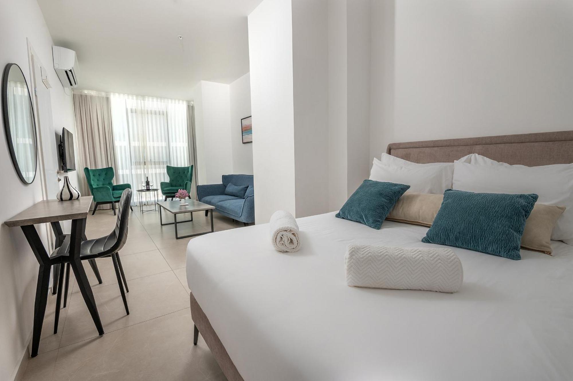Hi-Yam Seaview Apartments & Suites - יש ממ"ד Bat Yam Exterior foto
