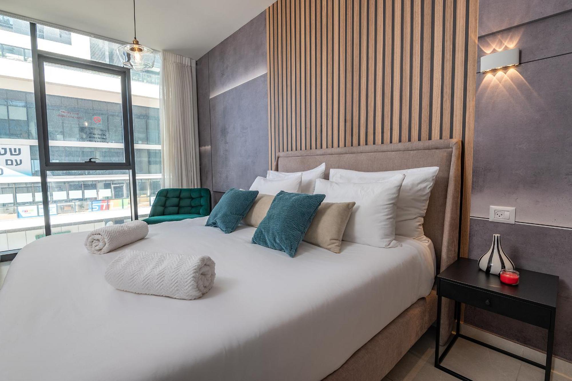 Hi-Yam Seaview Apartments & Suites - יש ממ"ד Bat Yam Habitación foto